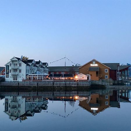 Hotel Anker Brygge Svolvær Exterior foto View of the village