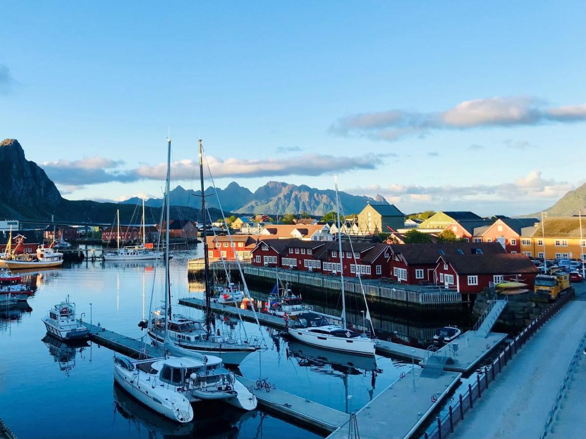 Hotel Anker Brygge Svolvær Exterior foto View of the village of Svolvær