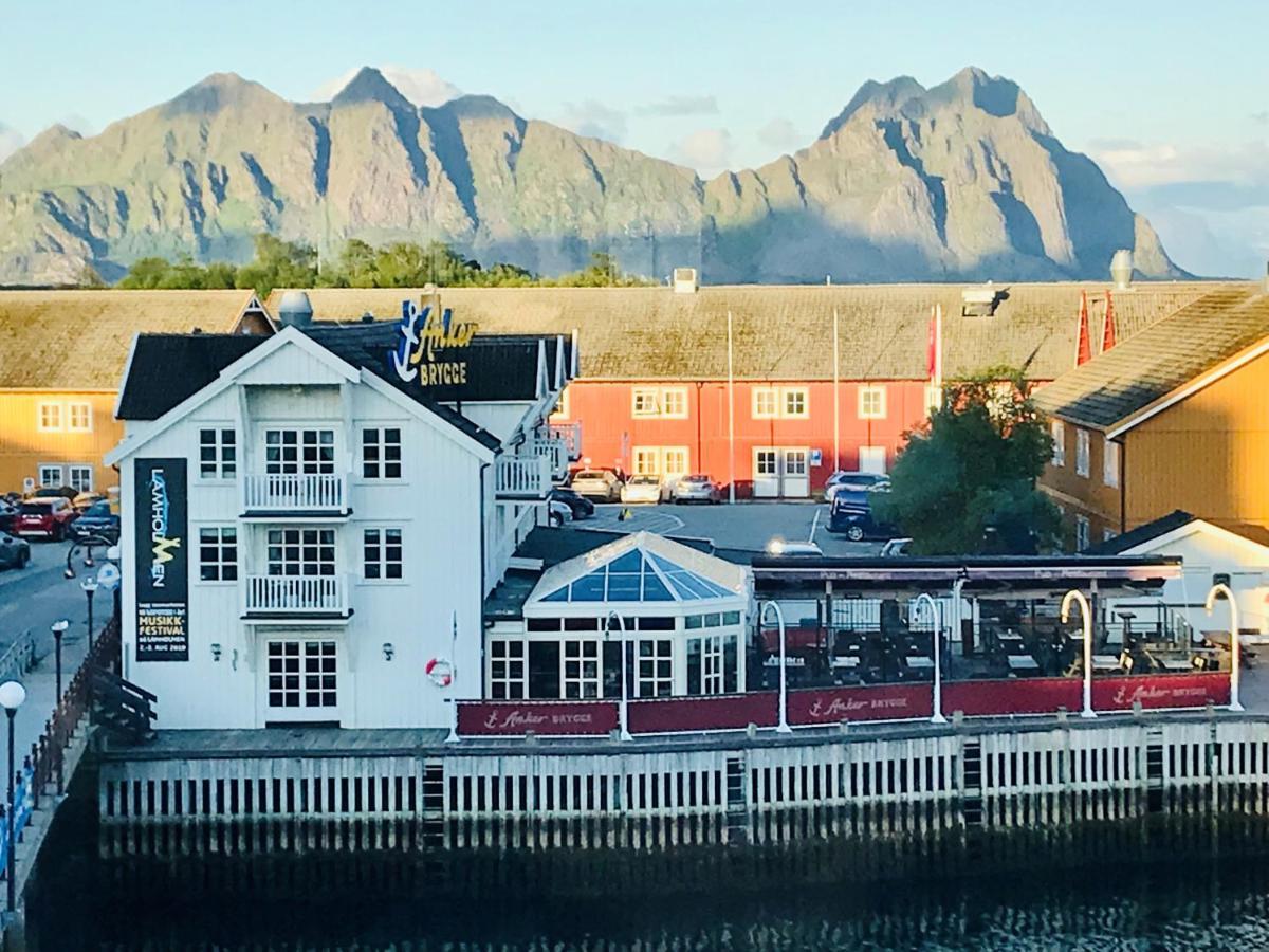 Hotel Anker Brygge Svolvær Exterior foto View of the town