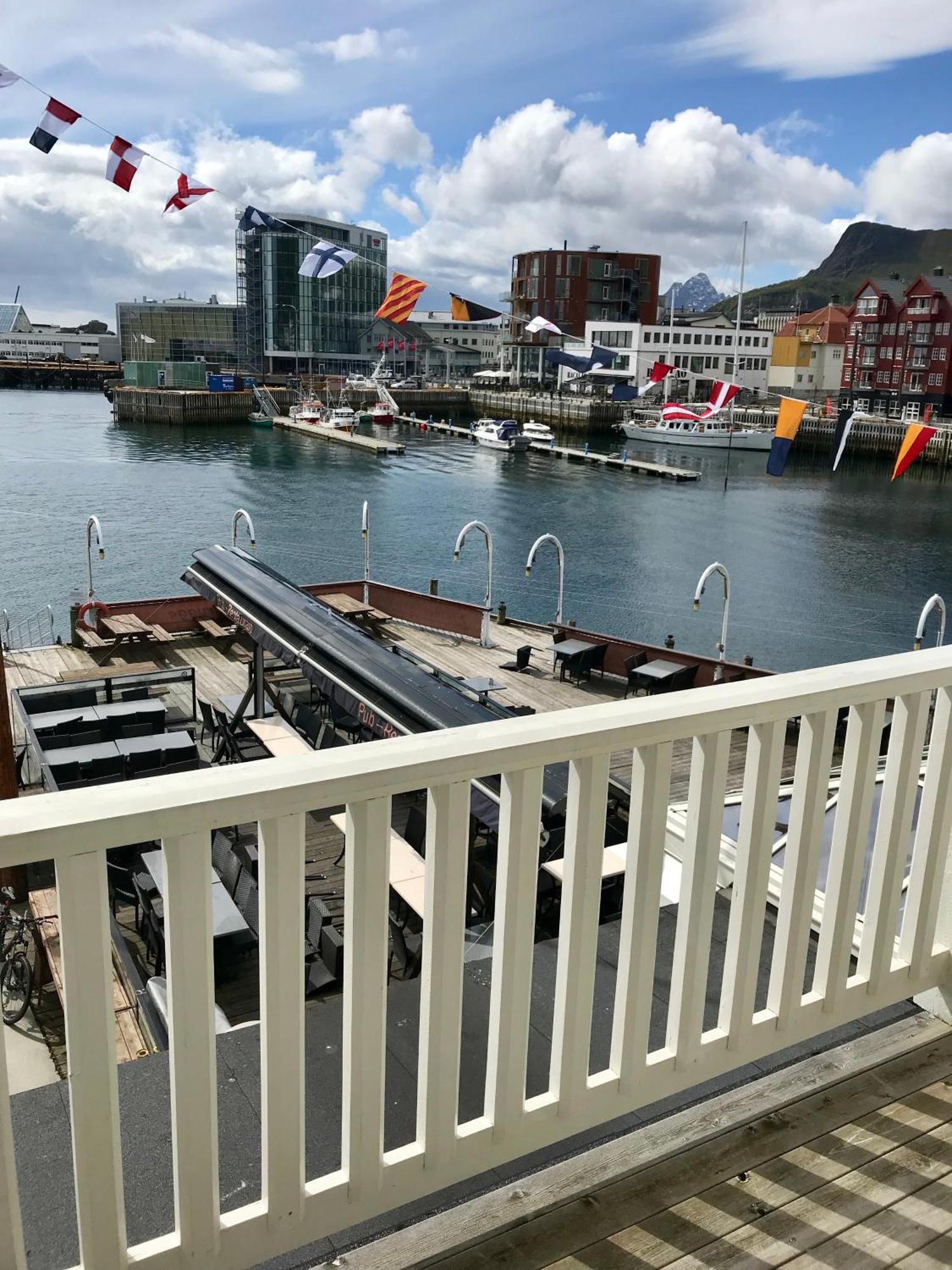 Hotel Anker Brygge Svolvær Exterior foto The dock at the Boston Public Library