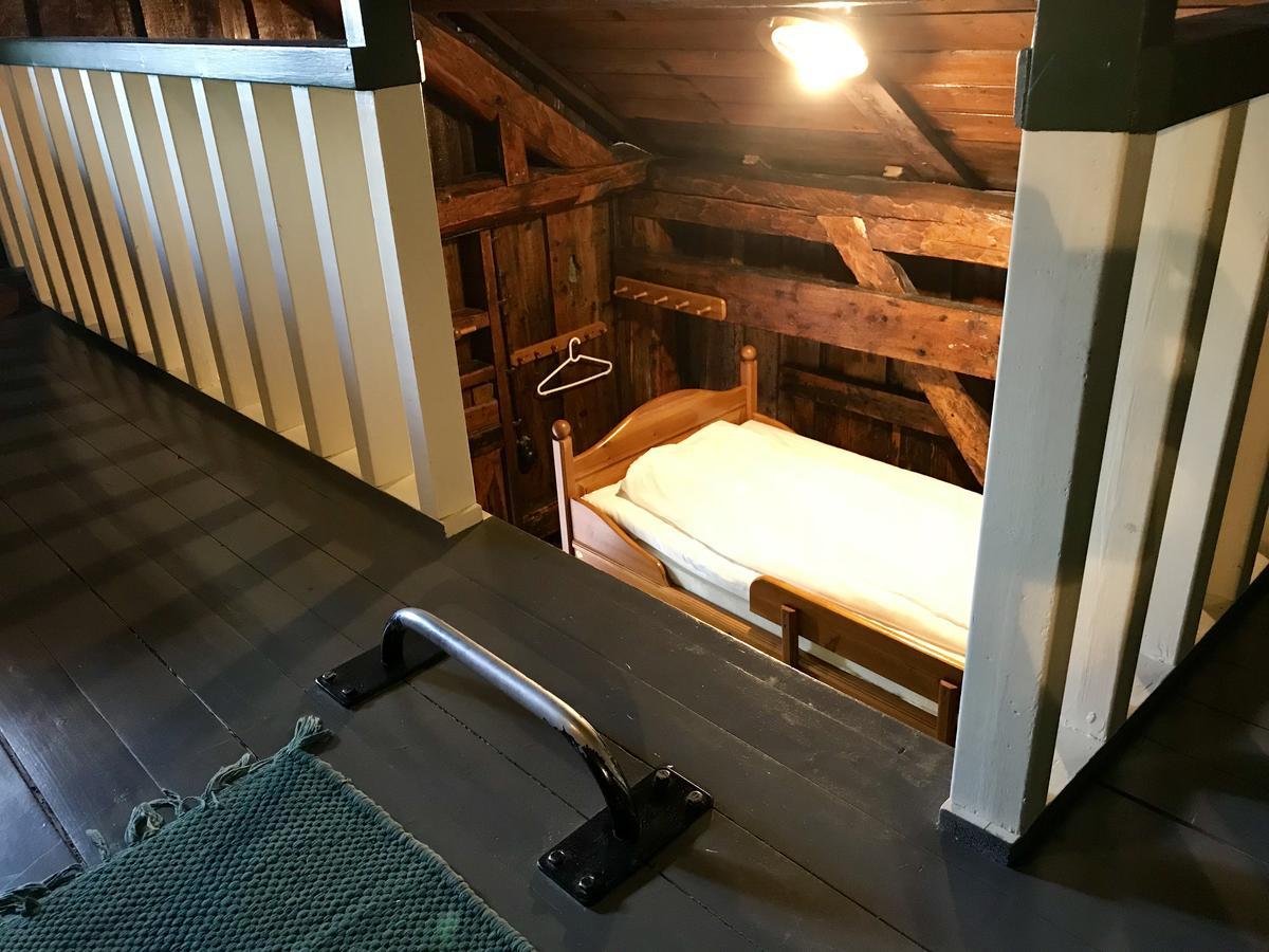 Hotel Anker Brygge Svolvær Exterior foto A bunk bed in a hostel